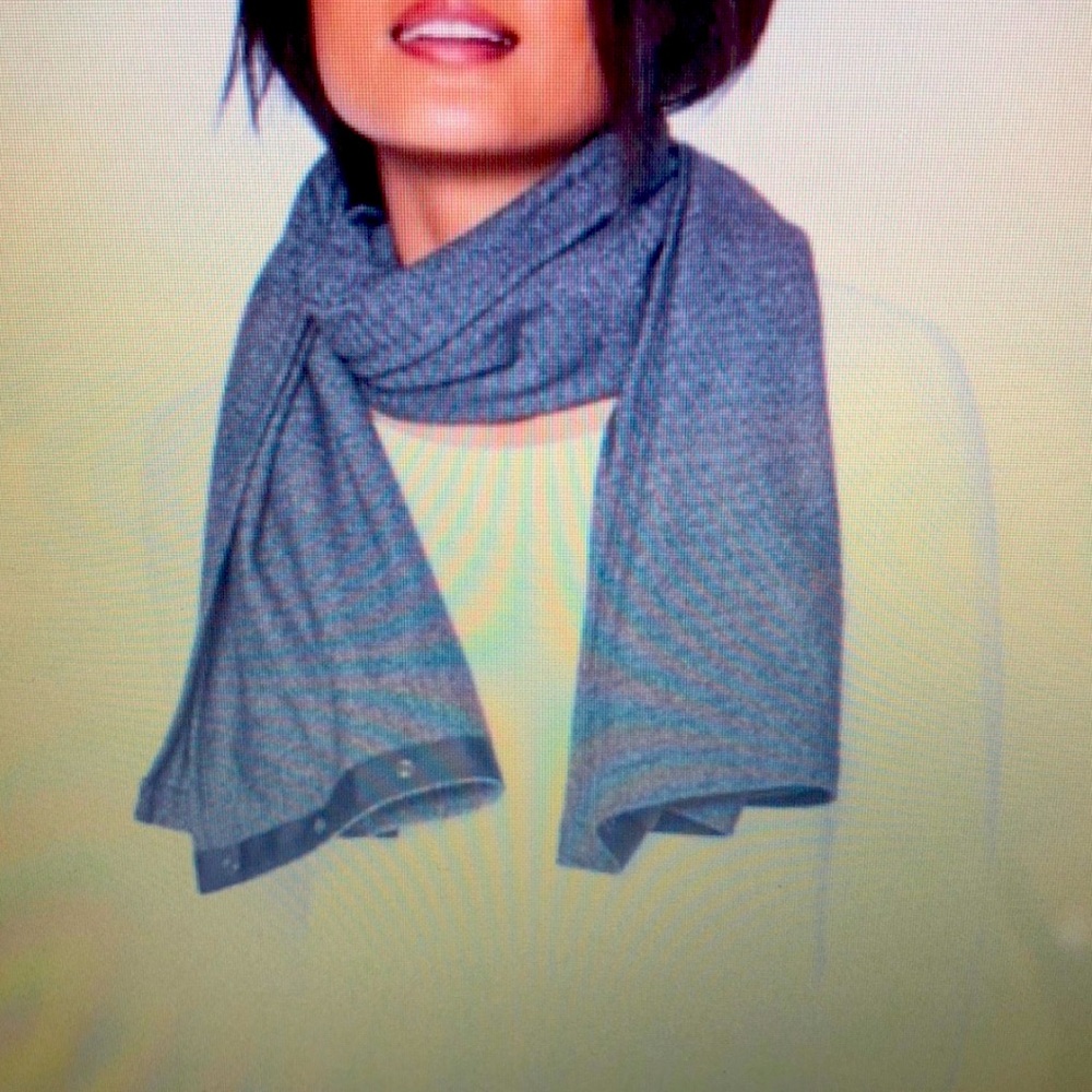 Lululemon Vinyasa Snap scarf